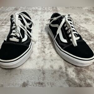Vans sneakers size 5 
Good condition but worn